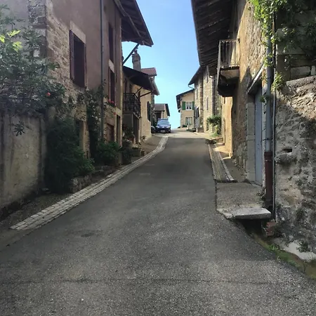 بيت للعطل A La Ferme Bressane