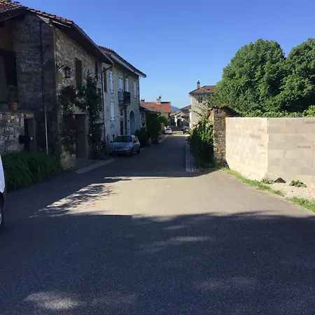 بيت للعطل A La Ferme Bressane *
